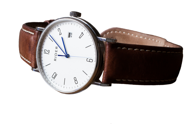 Bracelet en cuir pour femme fait-main : pourquoi le mettre ?